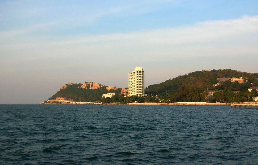 Khao Sam Muk 10 KM. / 15 MIN Chon Buri